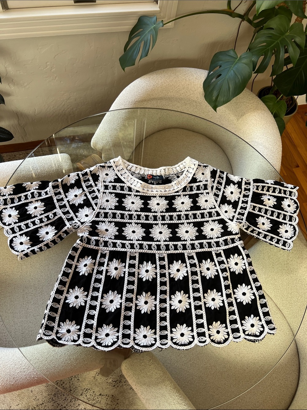 Black & White Daisy Crochet Blouse with Puff Sleeves embroidered Indigo Poppy